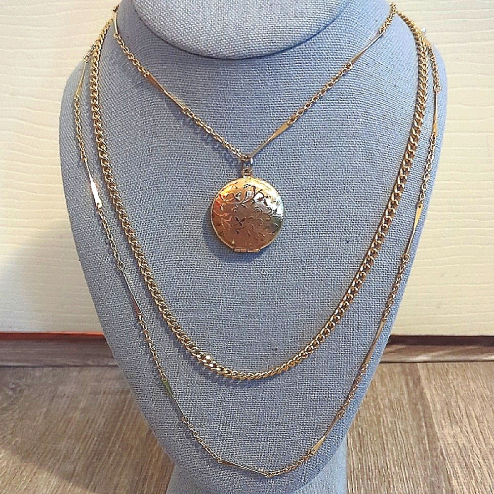 Vintage Gold Multi-Chain Locket Pendant Necklace